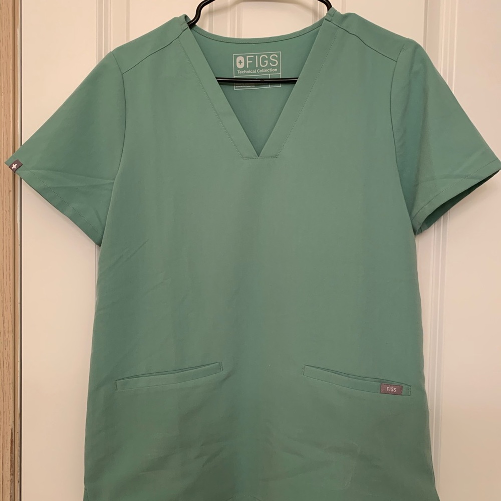 Figs Jade scrubs size small